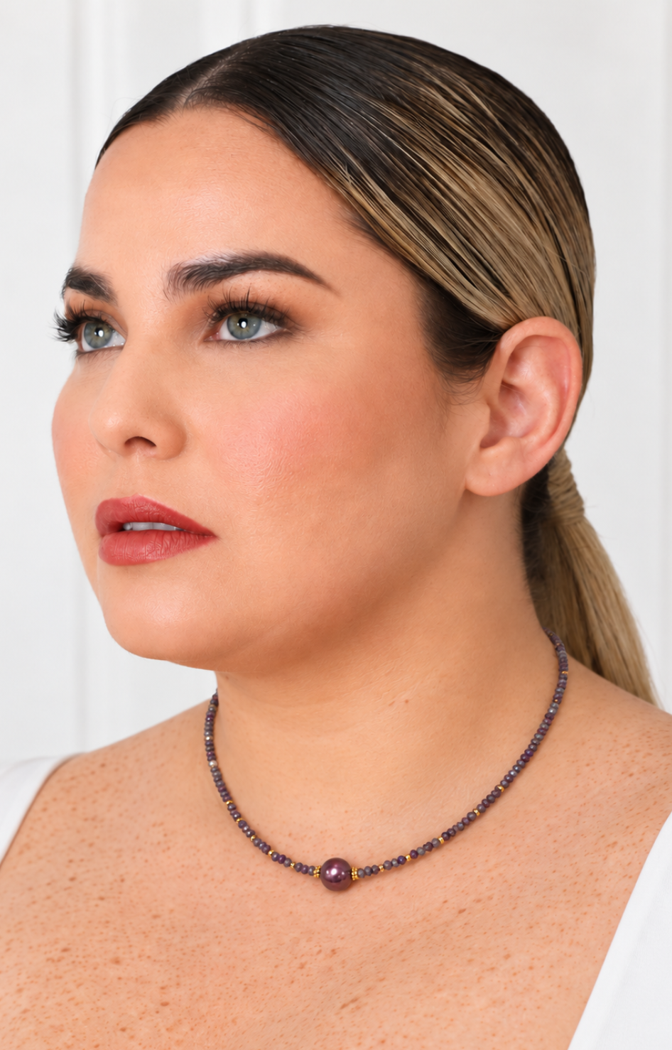 Collar corto de piedra natural Boutiquemirel con piedras naturales en tonos variados