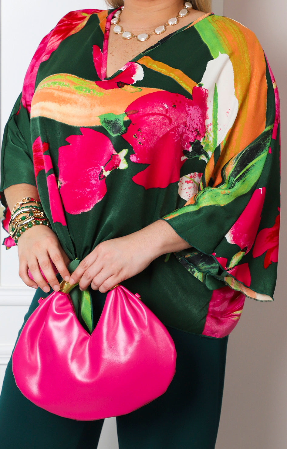 Blusa con estampado floral y nudo