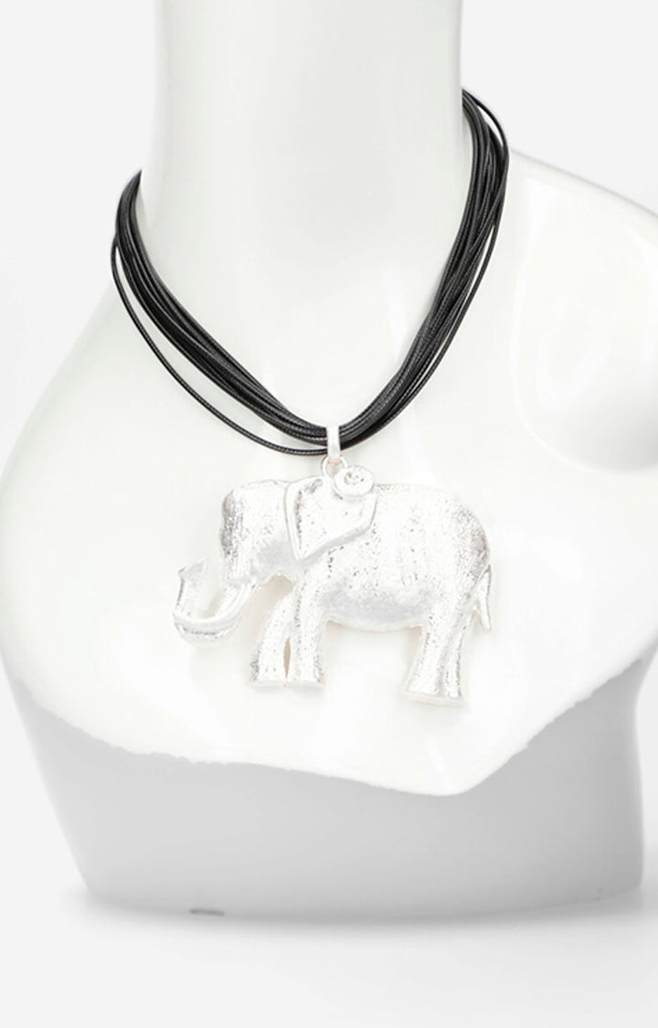 Collar negro con dije - COLLAR Boutiquemirel 