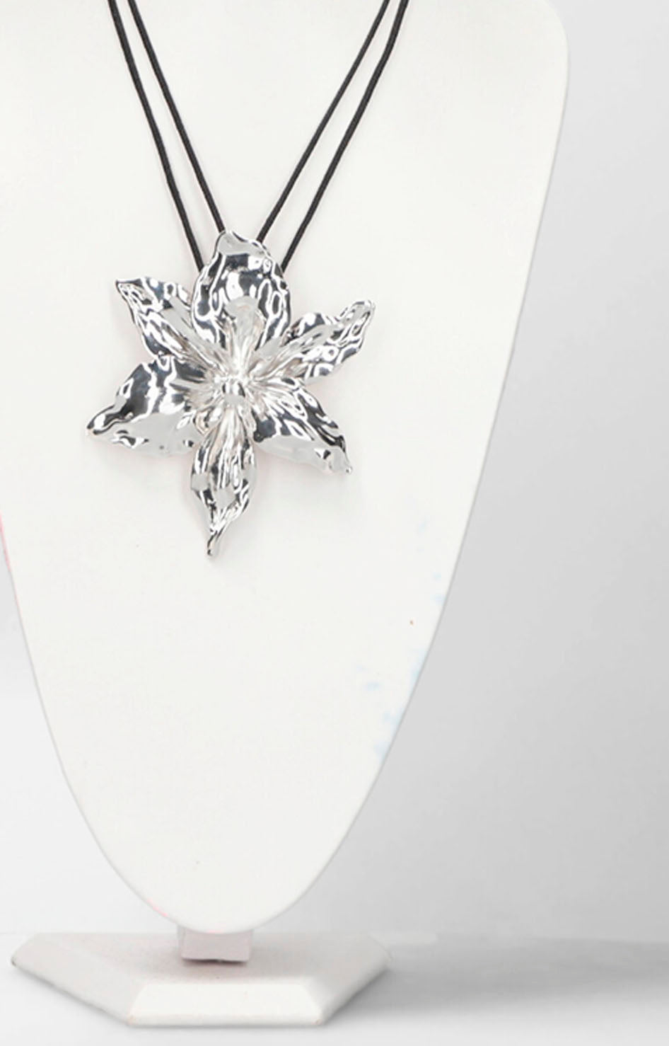 Collar negro con flor - COLLAR Boutiquemirel 