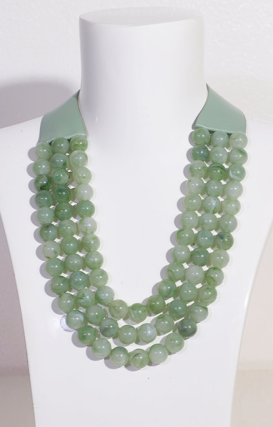 Collar verde de perlas y cuero - COLLAR Boutiquemirel 