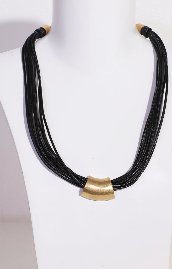 Collar negro de cuero con dije dorado - COLLAR Boutiquemirel 