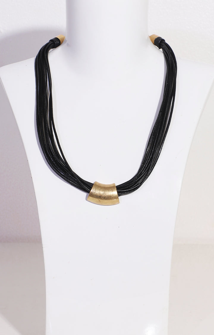 Collar negro de cuero con dije dorado - COLLAR Boutiquemirel 