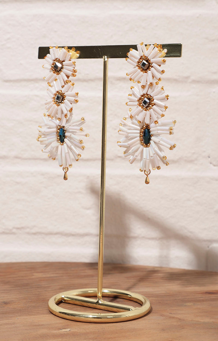 Arete largo de flores blancas - ARETE Boutiquemirel 