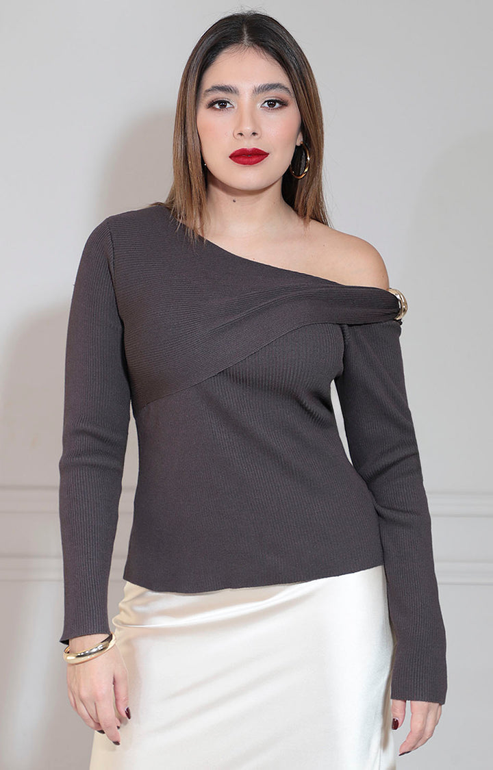 Blusa café asimétrica