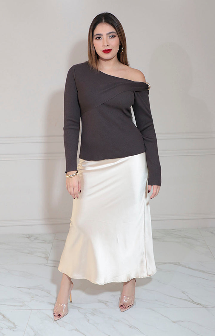 Blusa café asimétrica