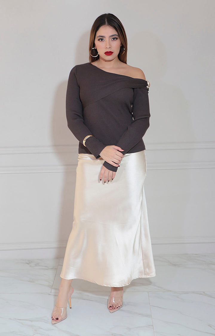 Blusa café asimétrica