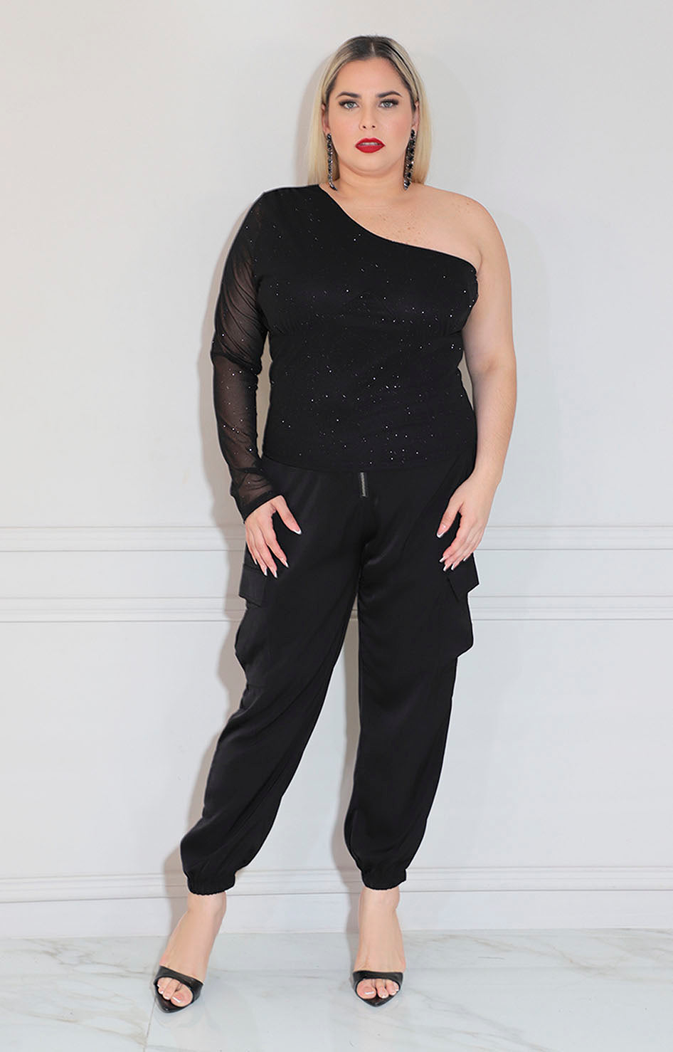 Blusa negra asimétrica