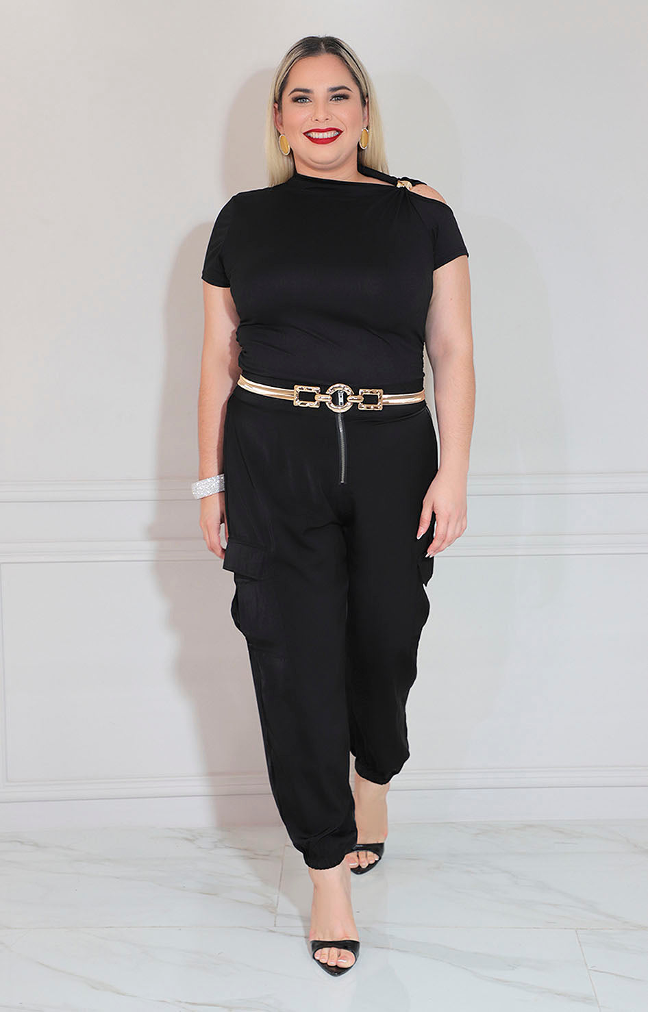 Blusa negra asimétrica