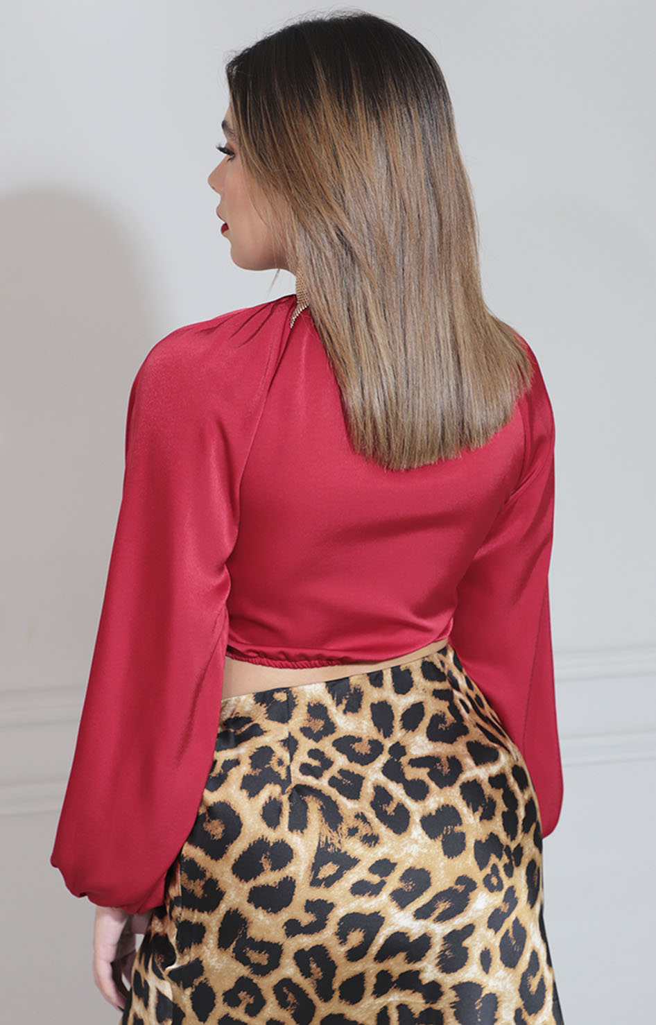 Blusa roja con collar
