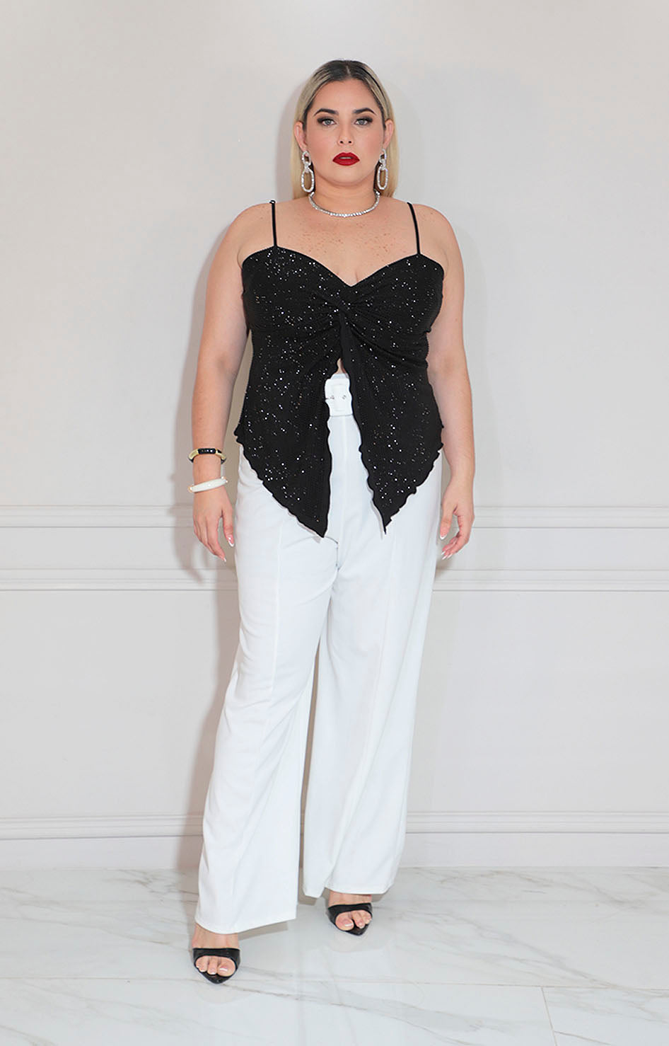 Blusa negra con brillos