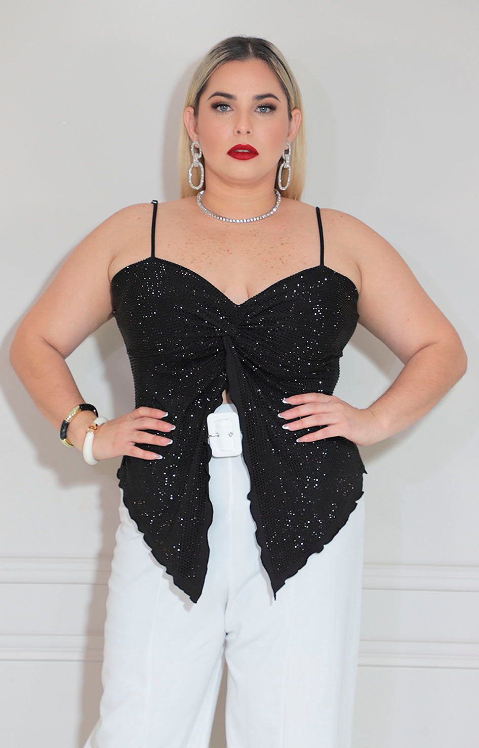 Blusa negra con brillos