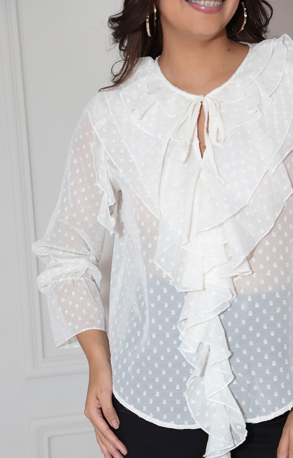 Blusa beige con olanes - BLUSA Boutiquemirel 