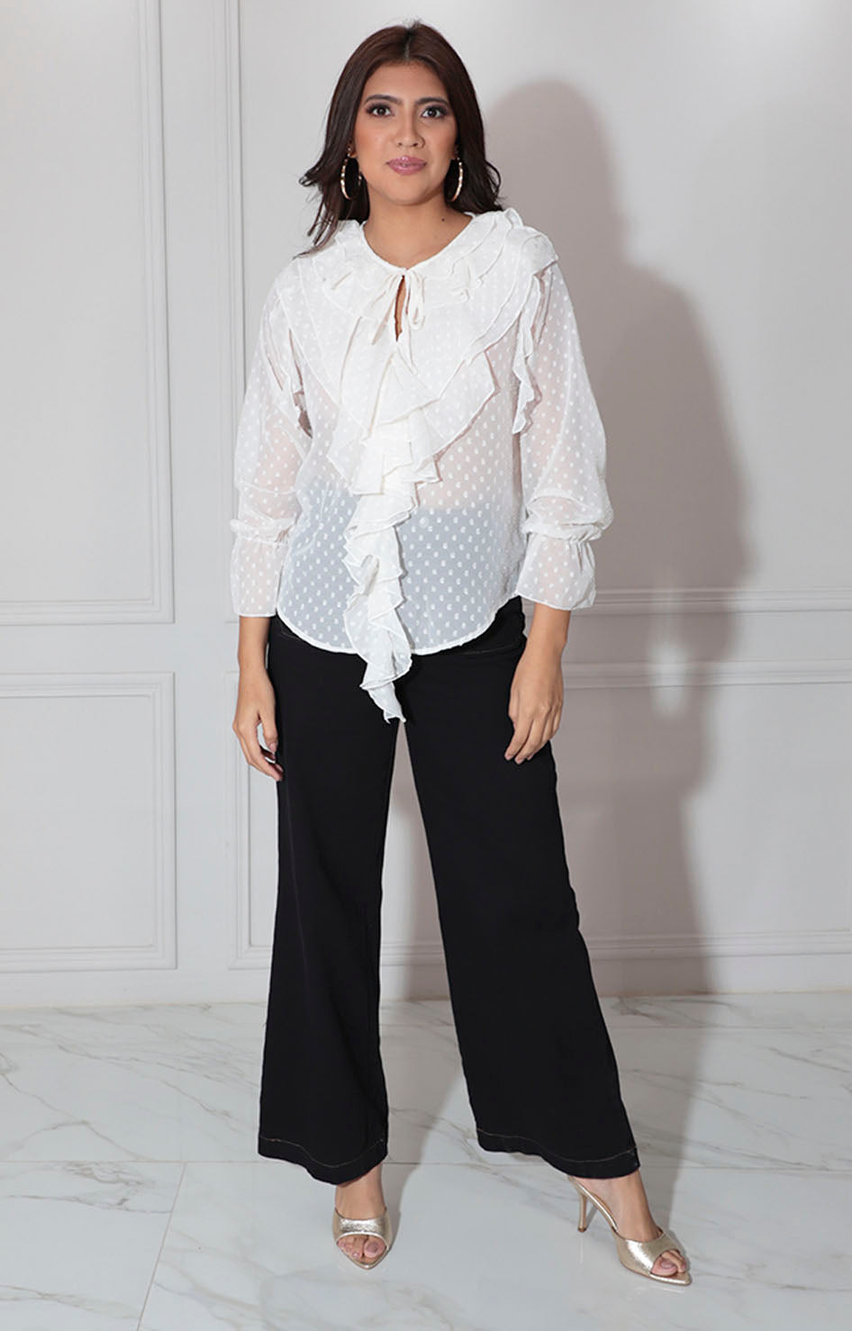 Blusa beige con olanes - BLUSA Boutiquemirel 