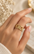 Anillo dorado con medallònes