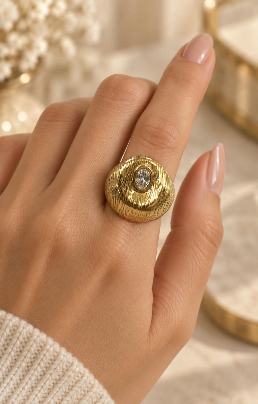Anillo asimétrico con brillo