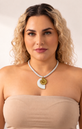 Collar blanco de caracol