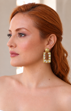 Aretes rectangulares dorados con cristales