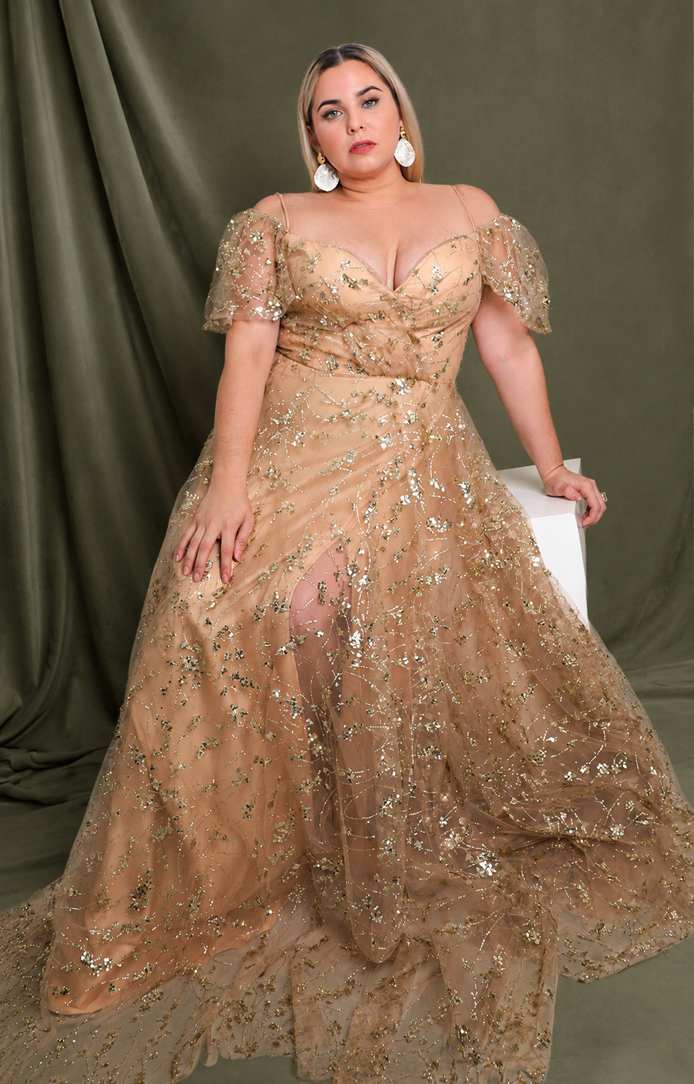 Vestido beige con glitter - VESTIDO LARGO CURVY Boutiquemirel 