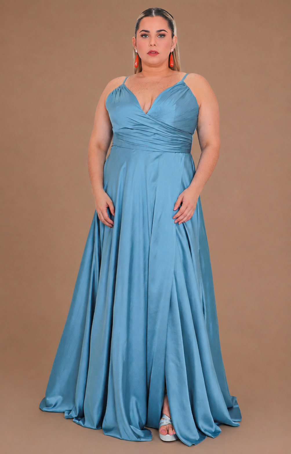 Vestido azul satinado con drapeado - VESTIDO LARGO CURVY Boutiquemirel 