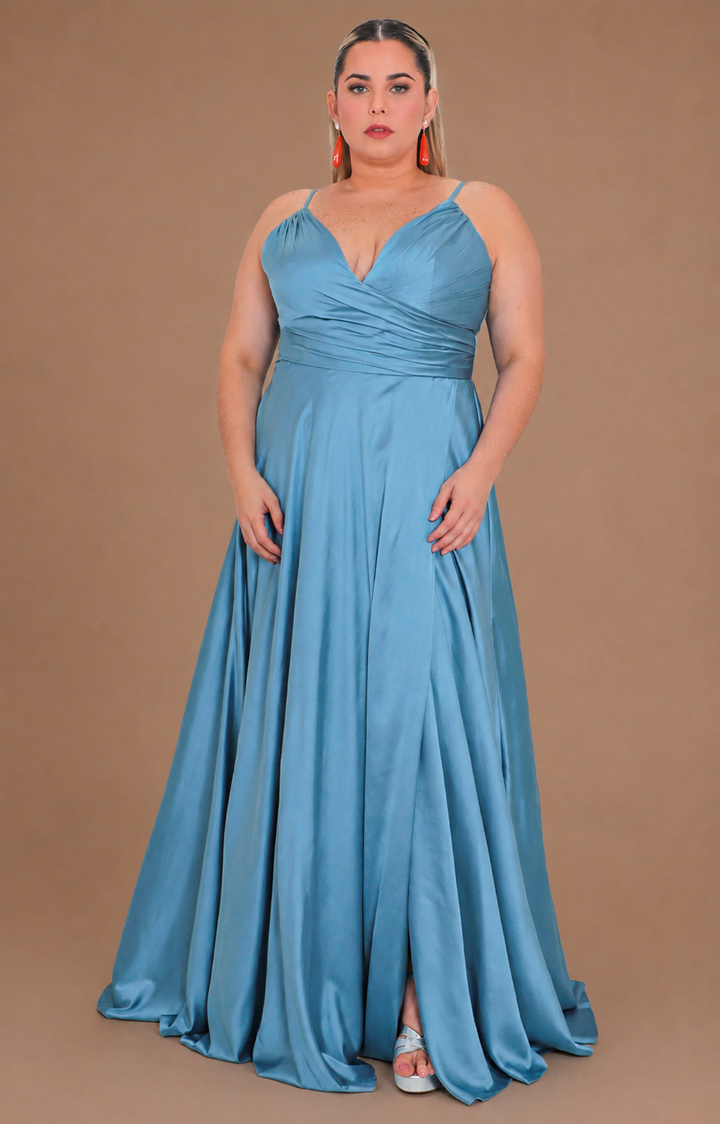 Vestido azul satinado con drapeado