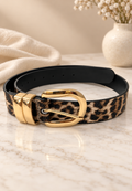 Cinturón de leopardo beige de la marca JOIA con hebilla dorada, estilo elegante y moderno para mujer.