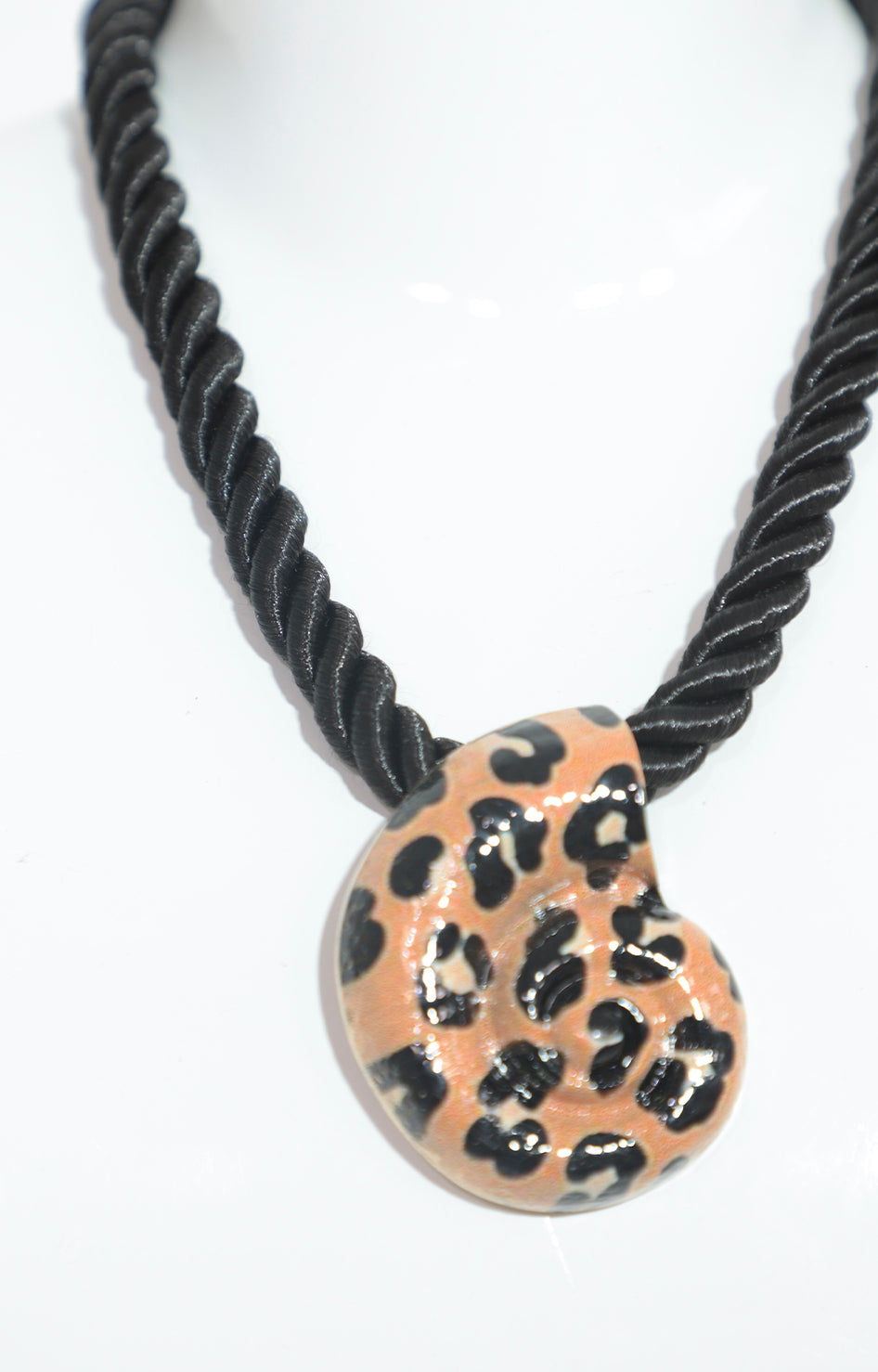 Collar negro con maxi dije - COLLAR Boutiquemirel 