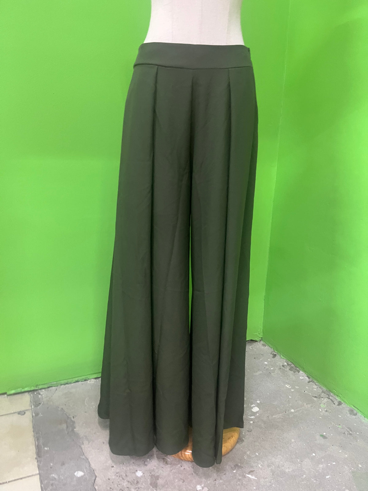Pantalón amplio