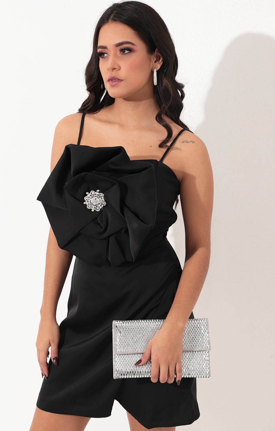 Vestido negro con maxi flor - VESTIDO Boutiquemirel 