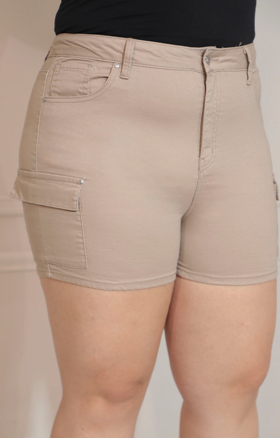 Short beige corta con bolsas frontales - SHORT Boutiquemirel 