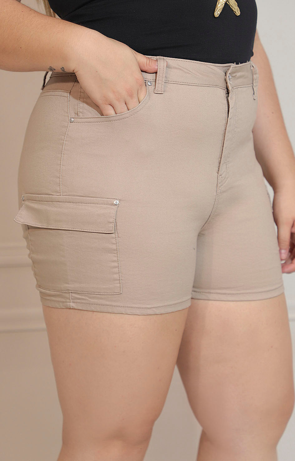 Short beige corta con bolsas frontales - SHORT Boutiquemirel 