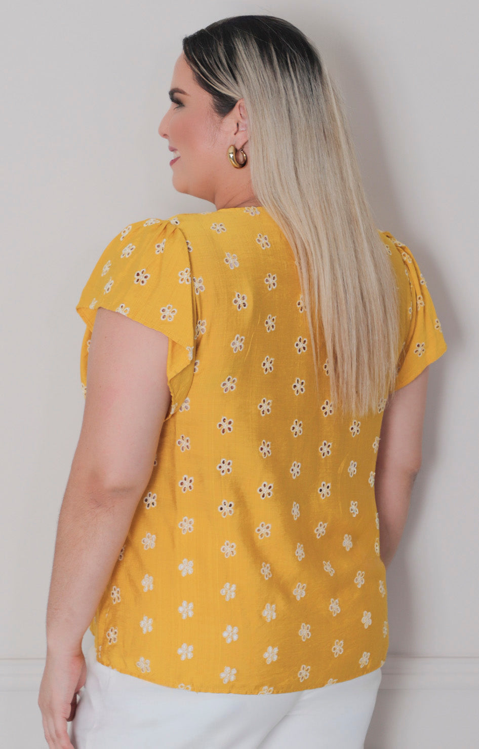 Blusa estampada con mangas volante - BLUSAS CURVY Boutiquemirel 