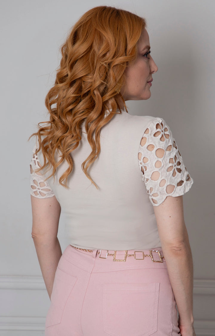 Blusa con mangas guipiur - BLUSAS REGULAR Boutiquemirel 