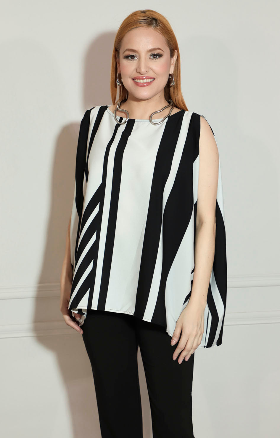 Blusa negra de rayas con manga mariposa - BLUSA Boutiquemirel 