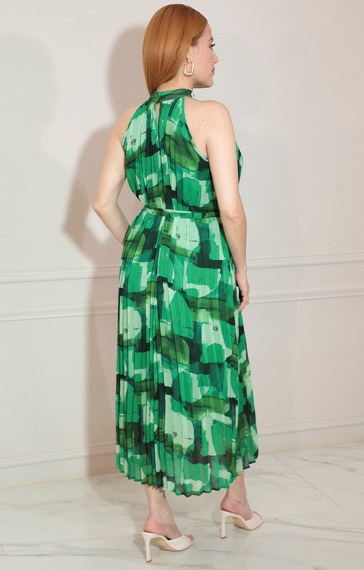 Vestido verde plisado con estampado y cinturón