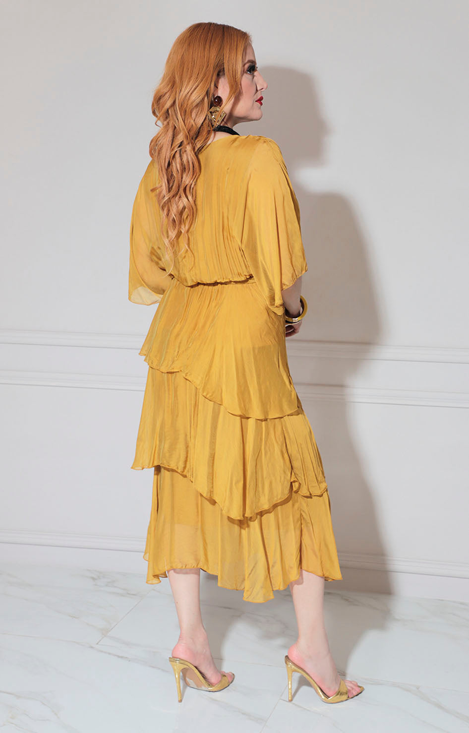 Vestido mostaza con lazo