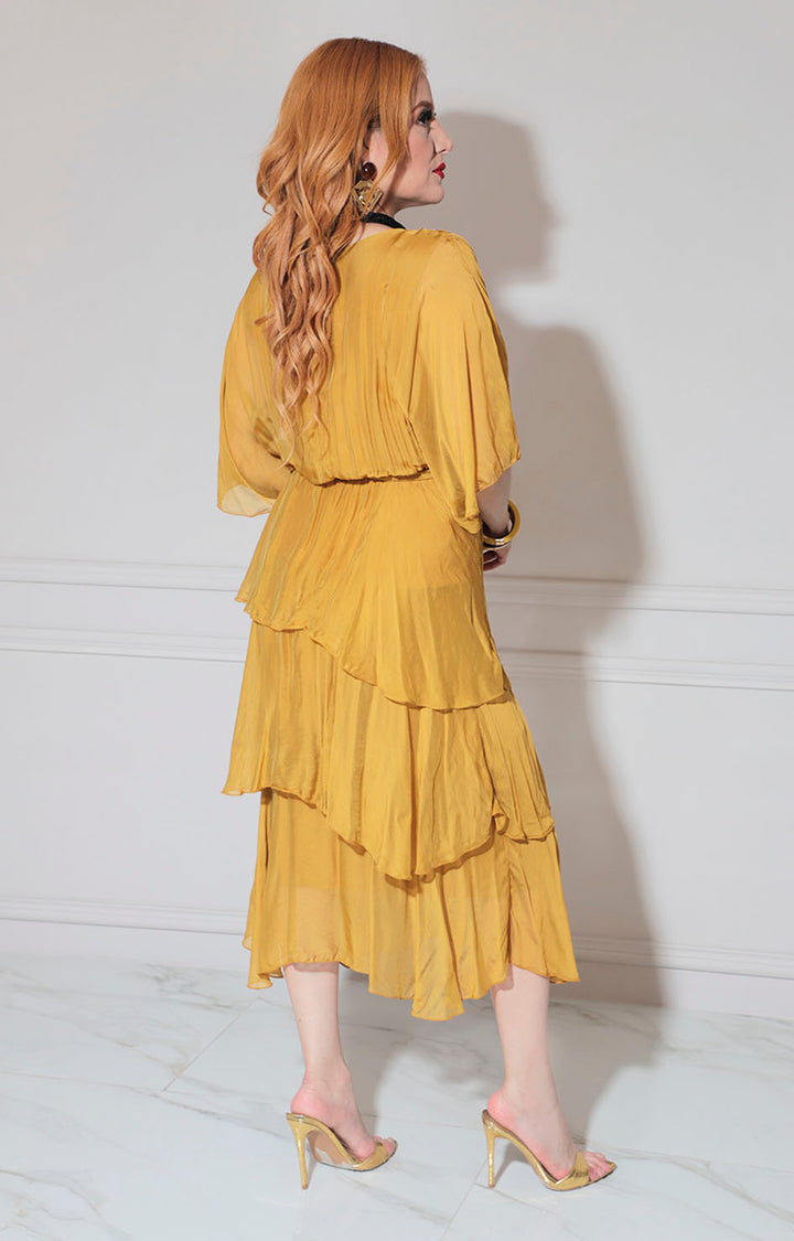 Vestido mostaza con lazo