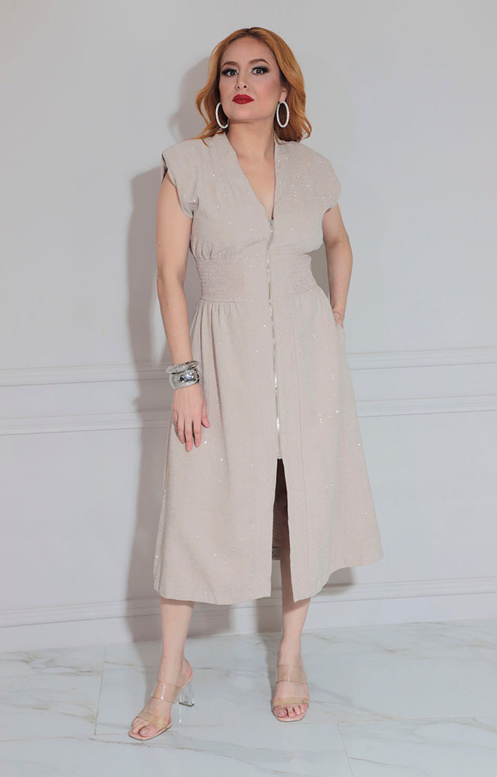 Vestido beige con cierre