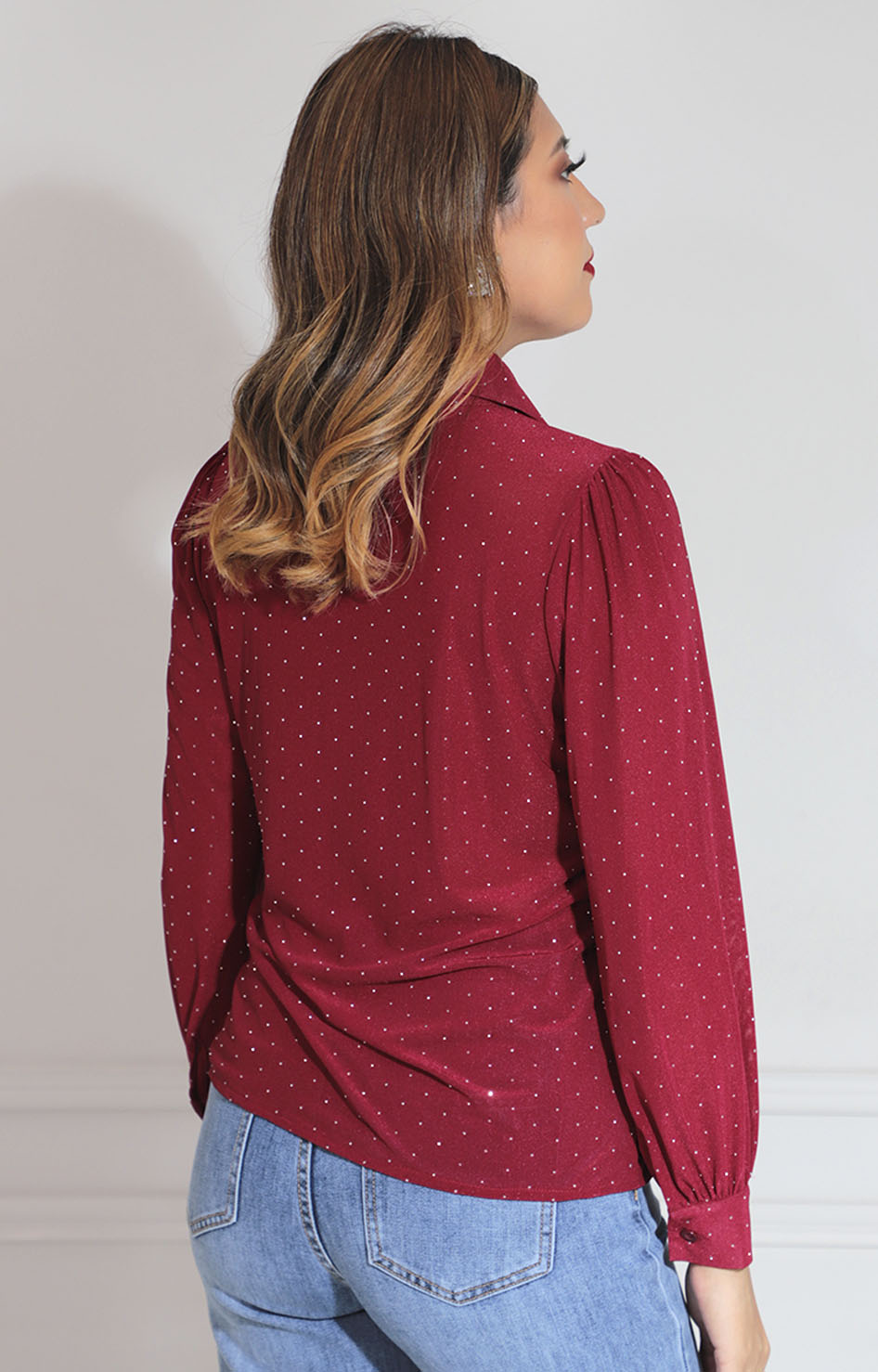 Blusa vino con brillos