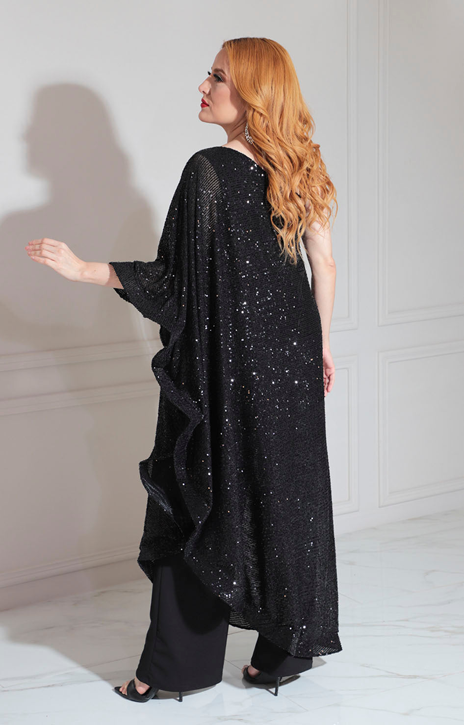 Palazzo negro asimétrico