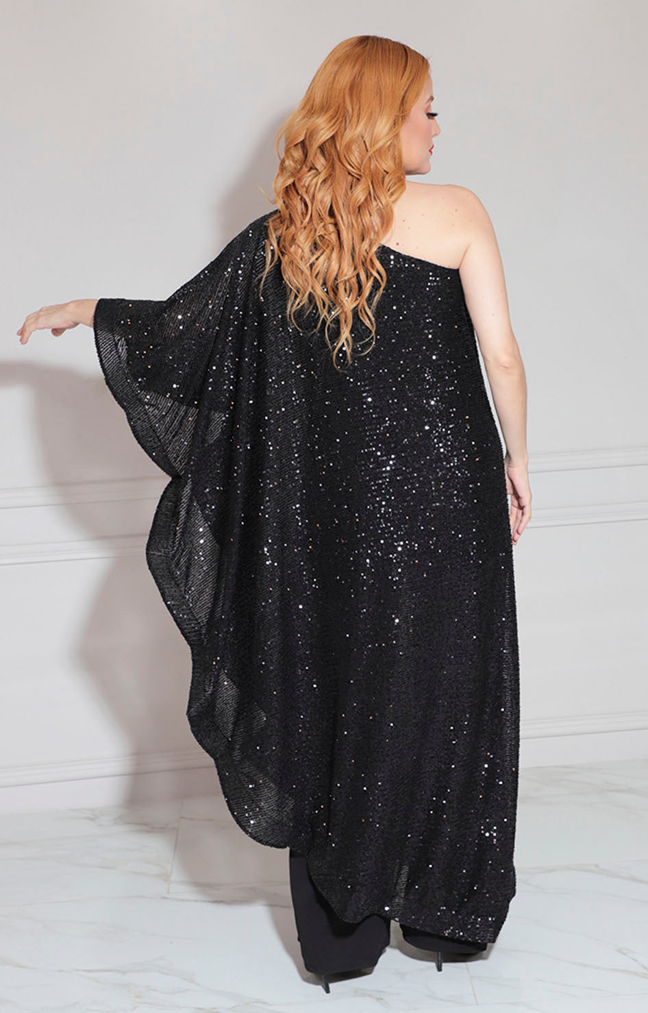 Palazzo negro asimétrico