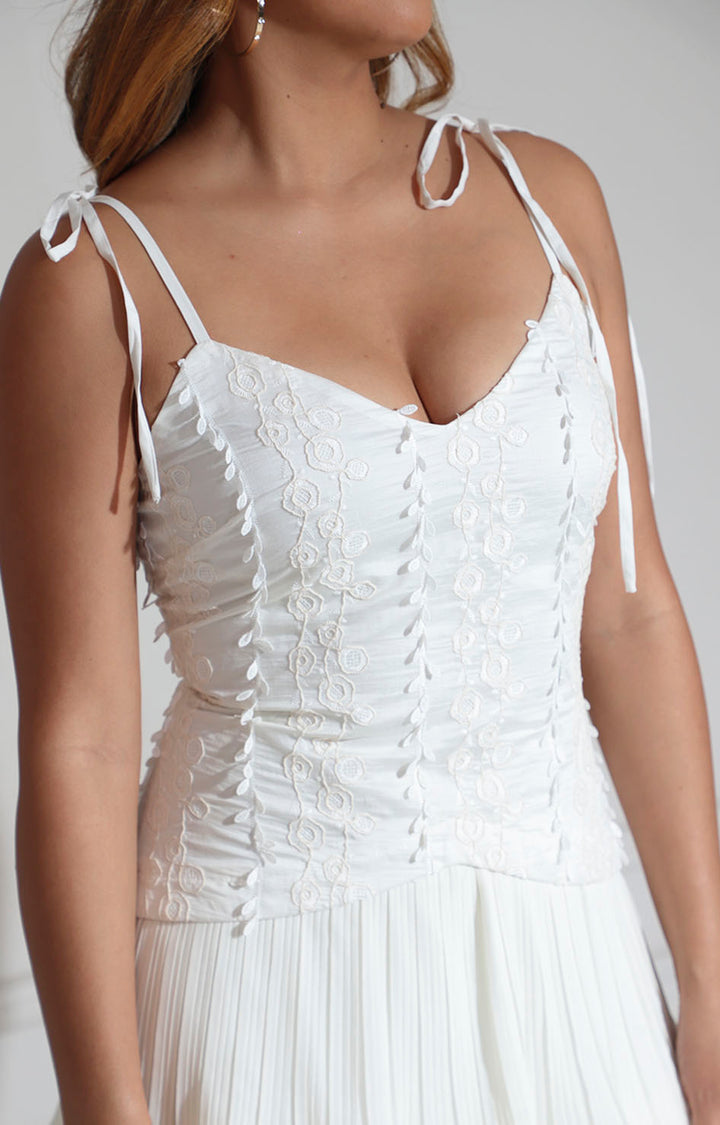 Vestido beige con volante