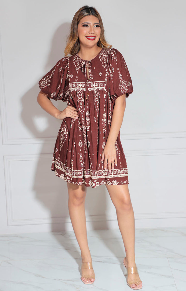 Vestido café estampado