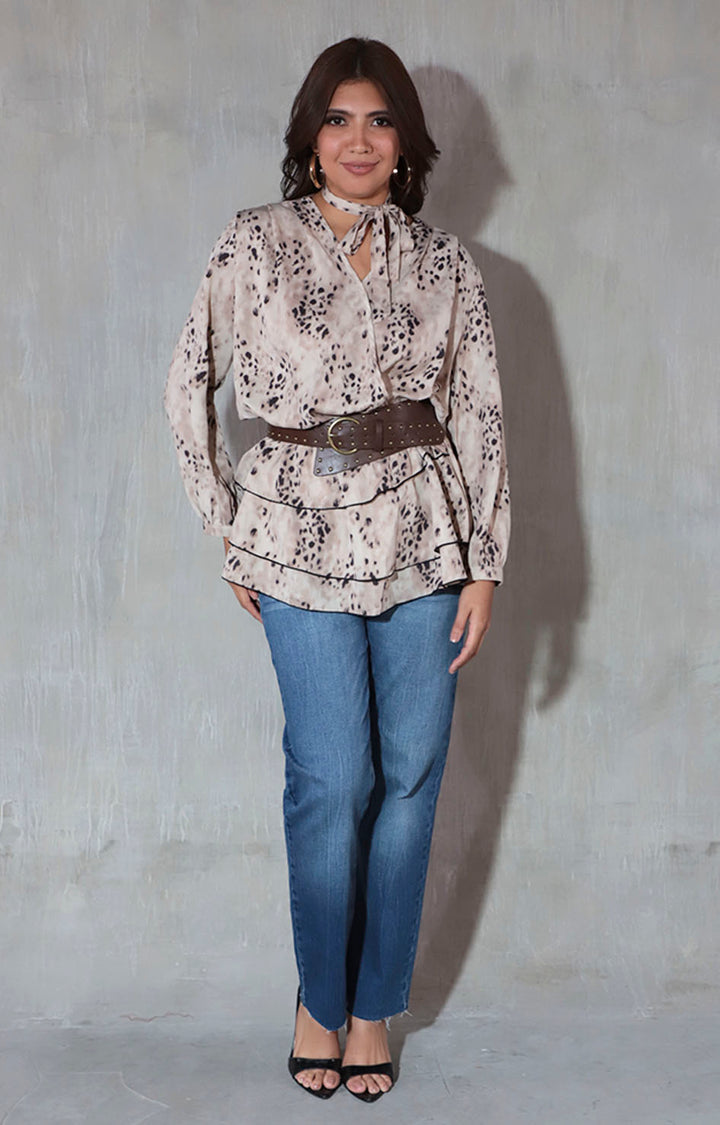 Blusa beige con cinturón - BLUSA Boutiquemirel 