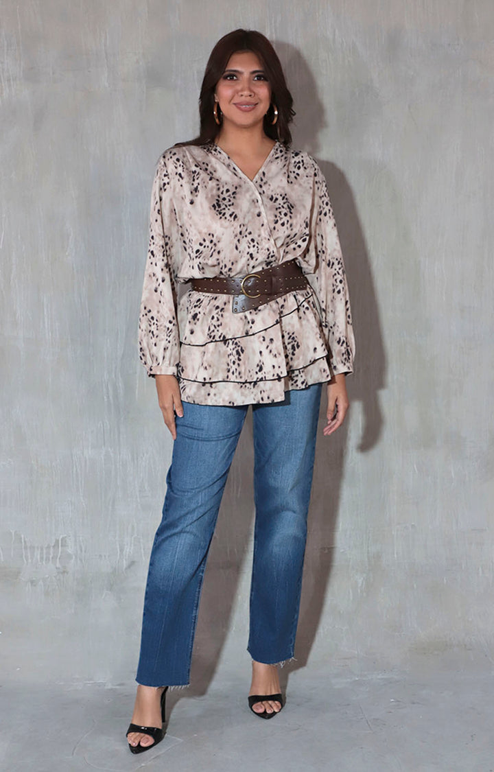 Blusa beige con cinturón - BLUSA Boutiquemirel 