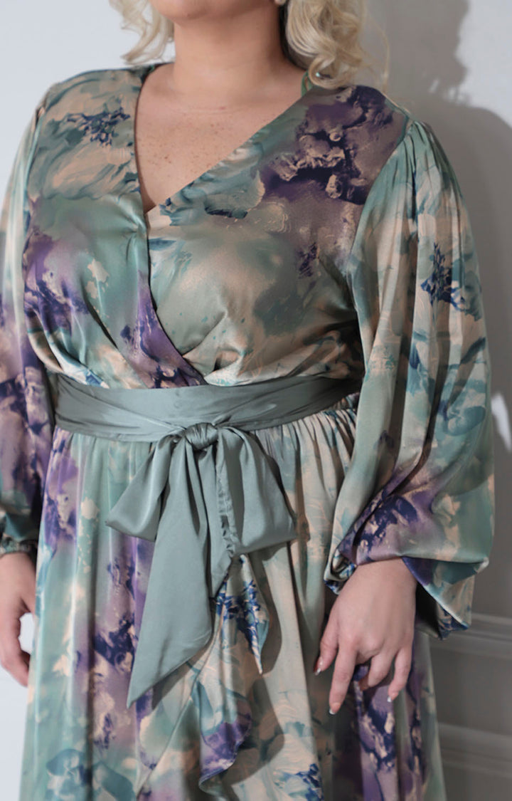 Vestido satín con flores