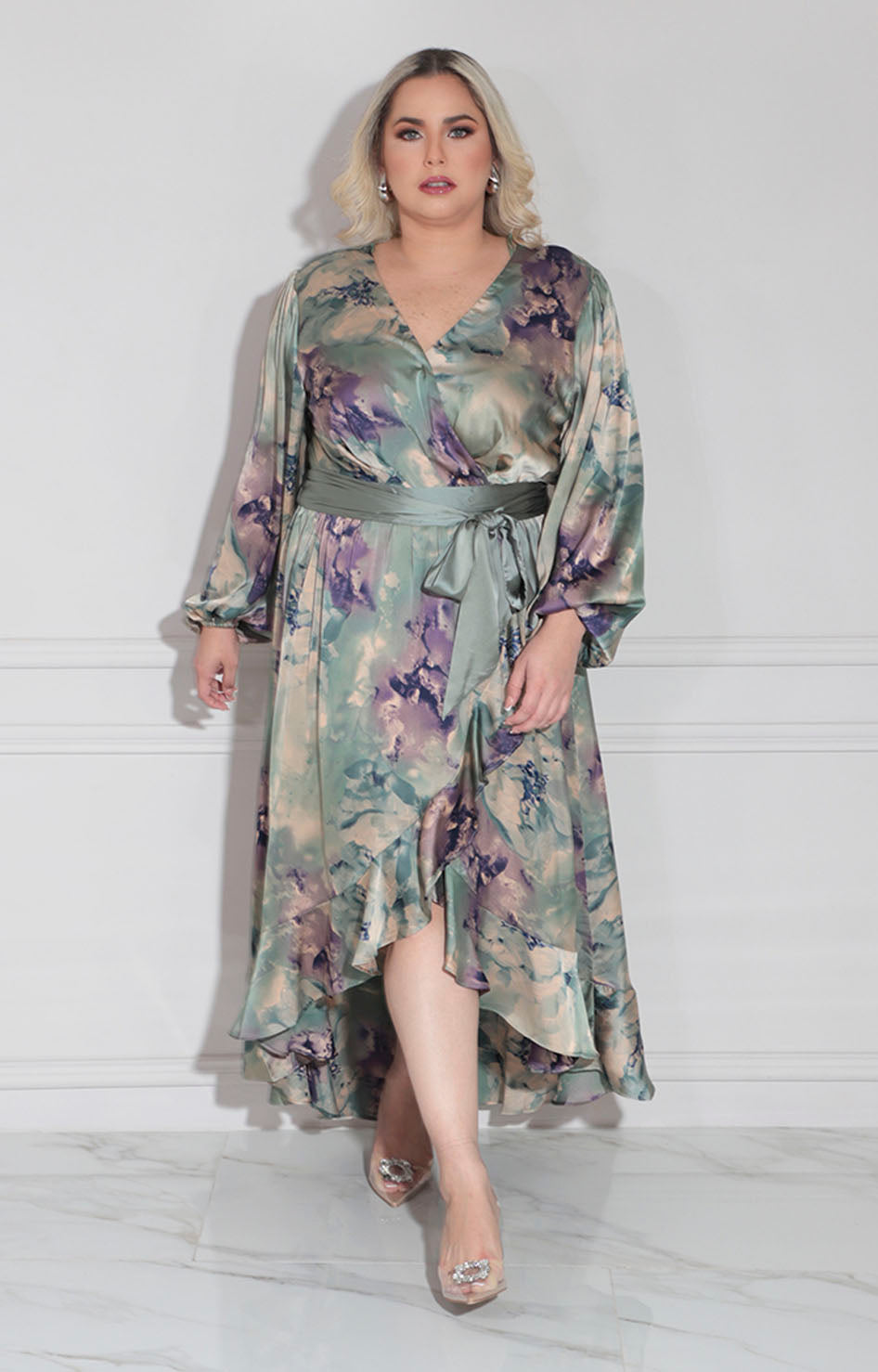 Vestido satín con flores