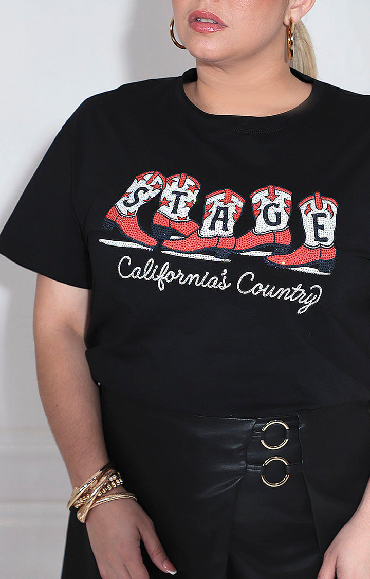 Blusa negra con pedrería