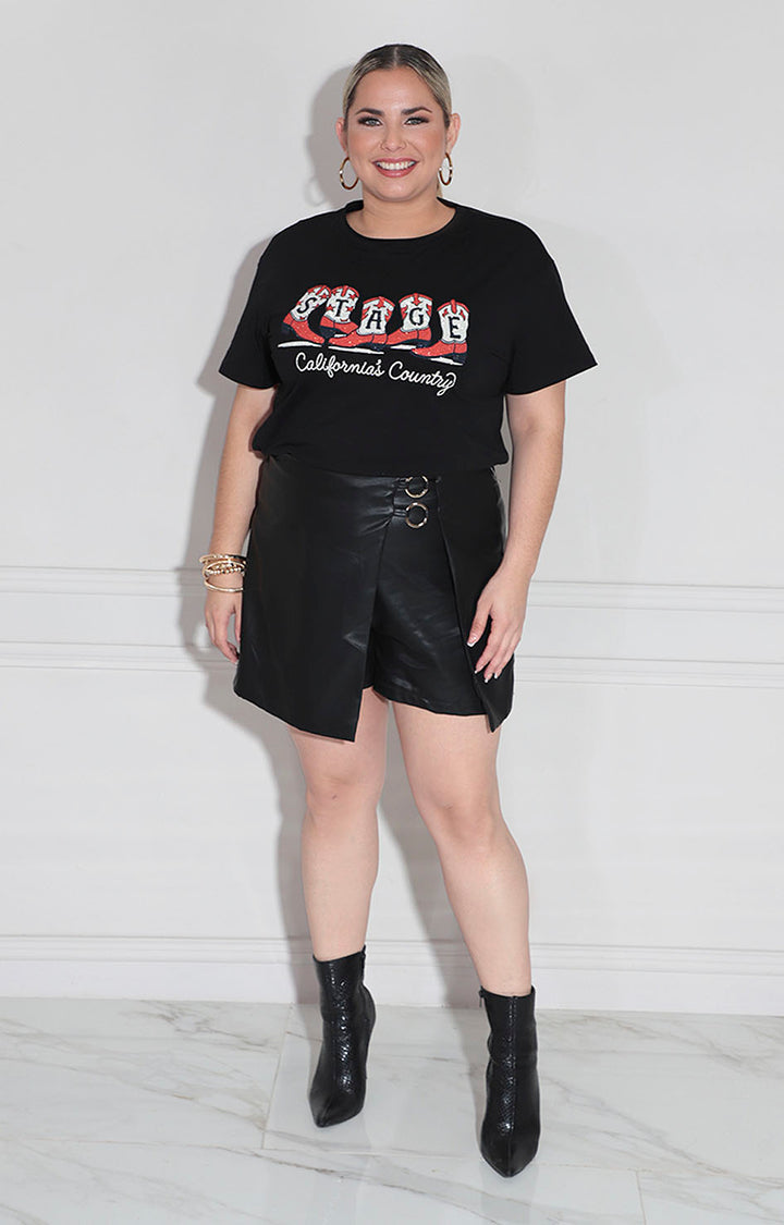 Blusa negra con pedrería