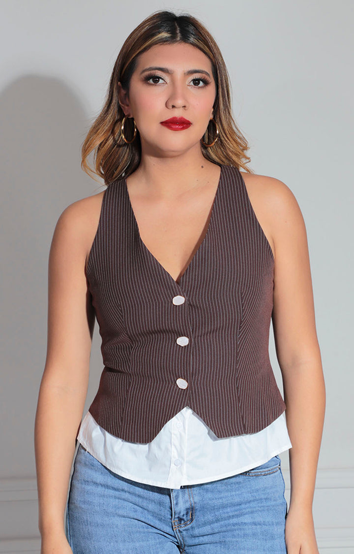 Blusa café con líneas